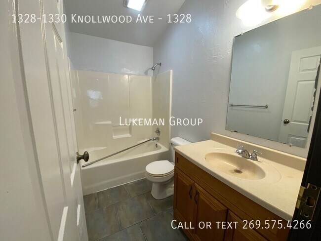 Building Photo - 1328-1330 Knollwood Ave-1328