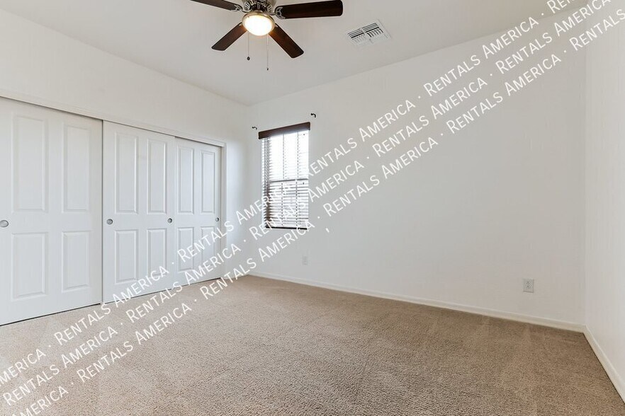 Building Photo - 137 E Carob Dr