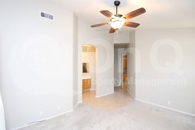 Building Photo - 5997 W Aurora Dr