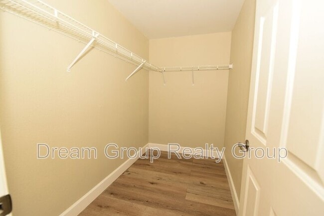 Building Photo - 8555 W Russell Rd