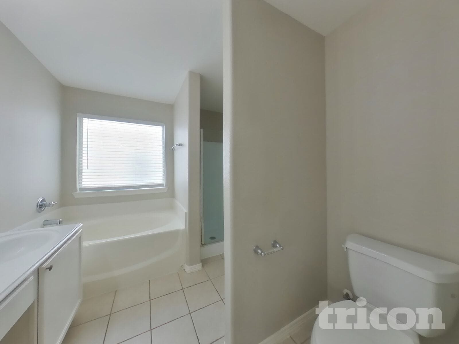 Building Photo - 2002 Briar Grove Dr