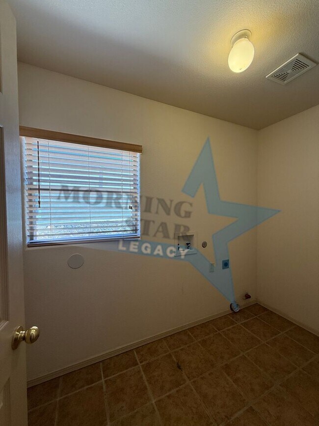 Building Photo - Beautiful 3-Bedroom Southwestern-Style Home!