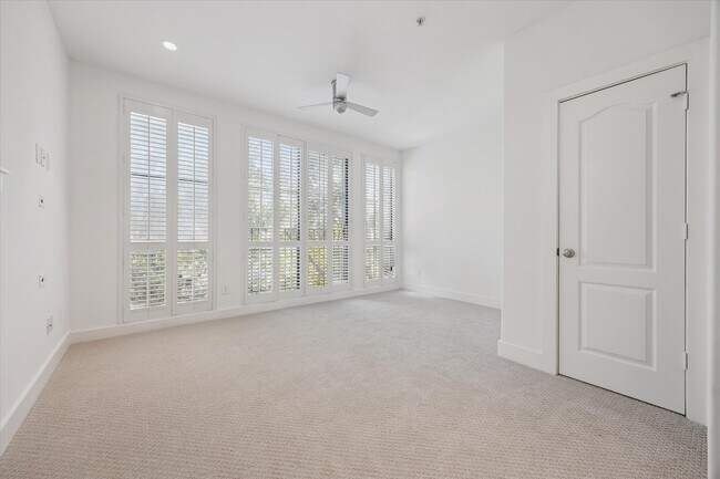 Building Photo - 100 McGowen St