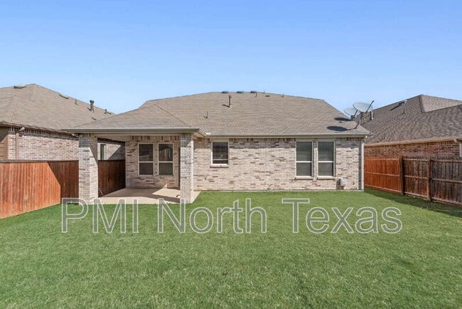 Building Photo - 1900 Spoonbill Dr