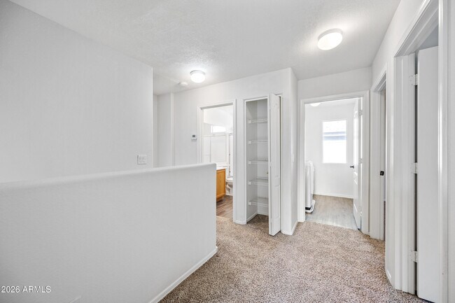 Building Photo - 1516 E Mobile Ln