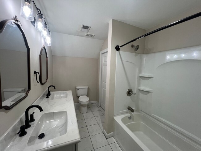Building Photo - Charming Rental Home in Tarboro