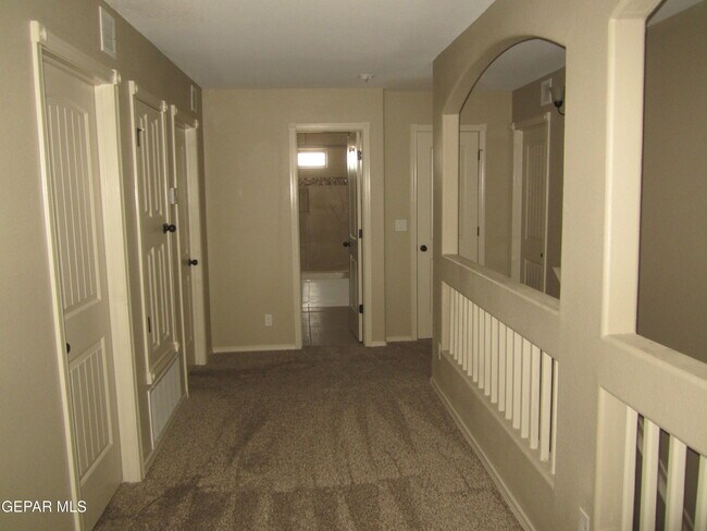 Building Photo - 477 Prime Desert Dr