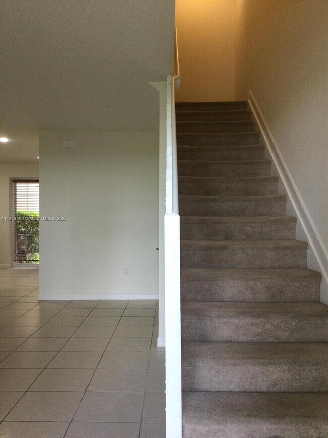 Building Photo - 9525 SW 171st Ct