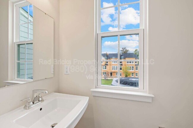 Building Photo - 513 Bailey Mls Dr