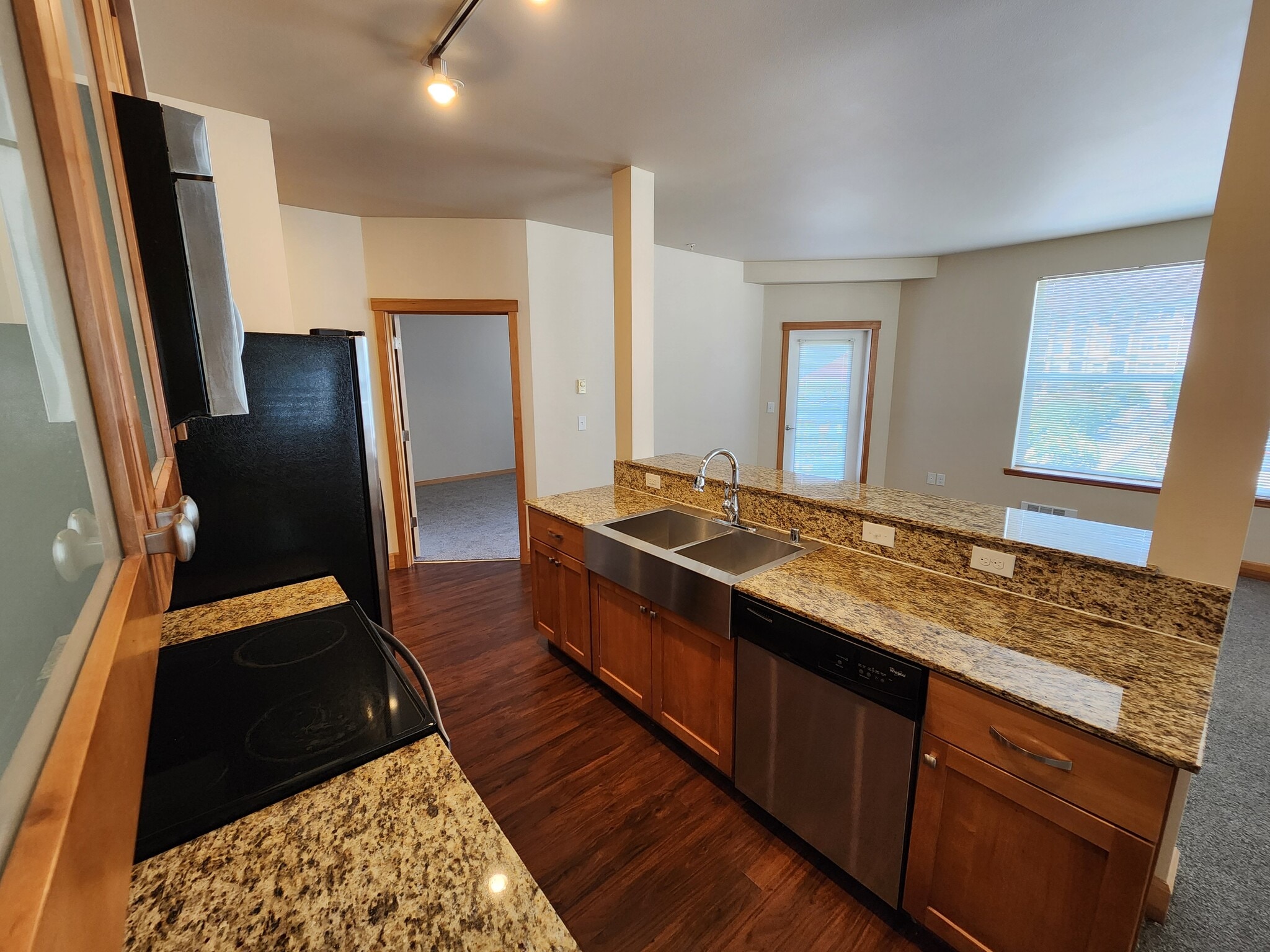 Building Photo - 263 W Bakerview Rd