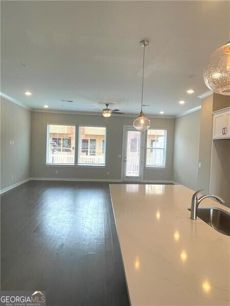 Building Photo - 620 Hudson Wy