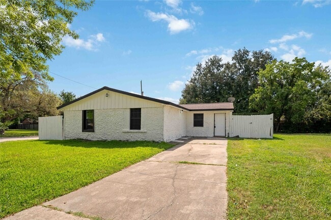Primary Photo - 2101 W Gulf St