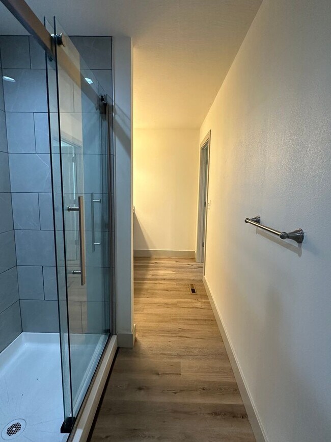 Building Photo - Now LEASING in Summit Pass! Available May 18, 2026!