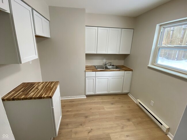 Building Photo - 701 S 14th St