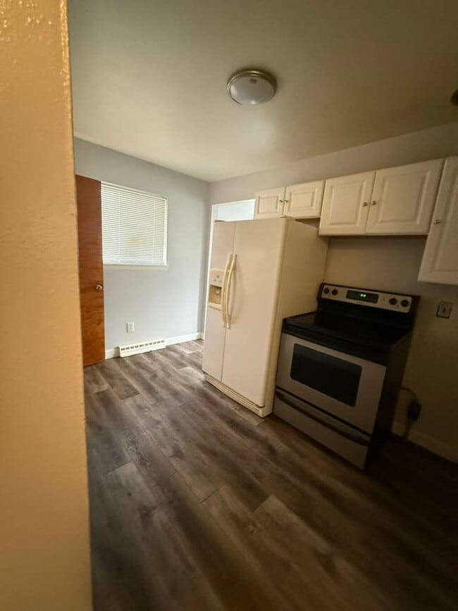 Building Photo - 3239 W Milton Ave