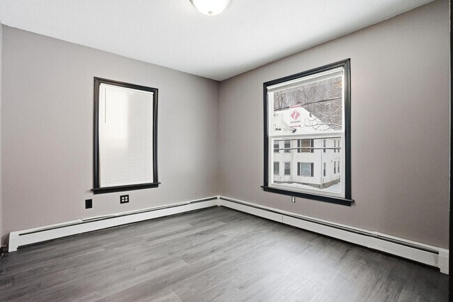 Building Photo - 315 Woronco Rd