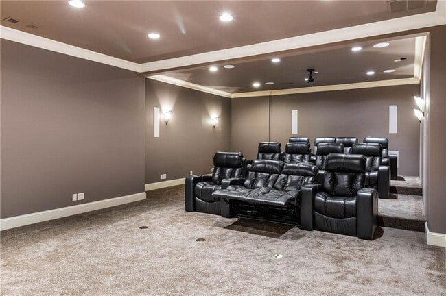 Building Photo - 4000 Heatherwood Way
