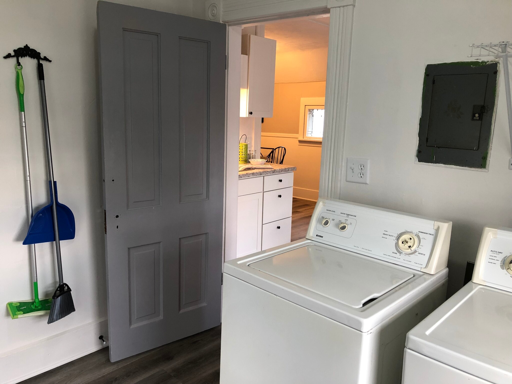 Washer/dryer - 1216 Central Ave