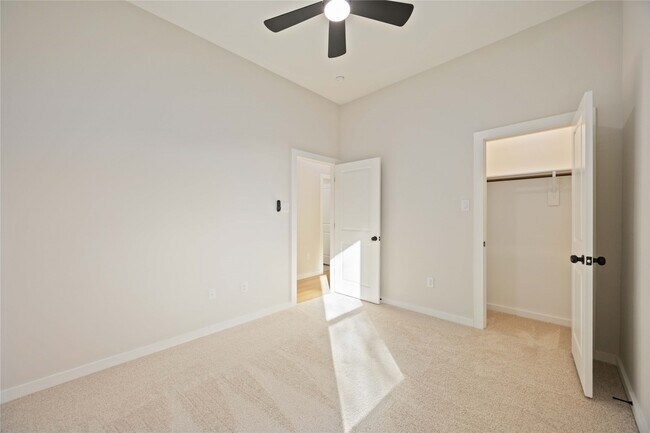 Building Photo - 8110 Brandon St