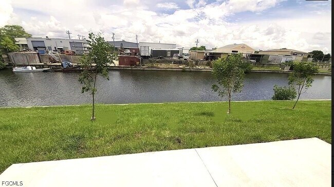 Building Photo - 913 Cultural Park Blvd