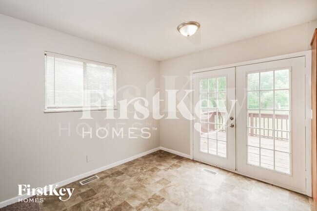 Building Photo - 667 E Edgewood Ave