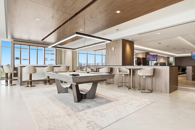 Building Photo - 220 Lake Shore Dr