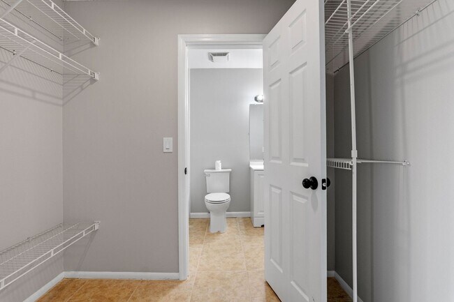 Building Photo - Lovely 1/1 condo in Winter Springs ~ Fresh...