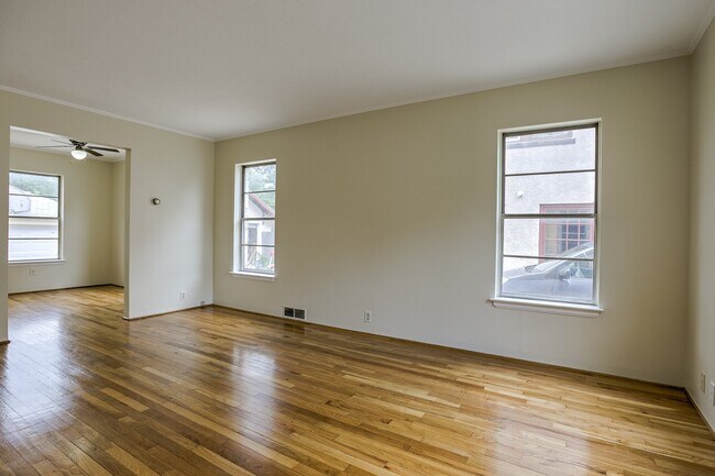 Building Photo - 2030/2034 South St