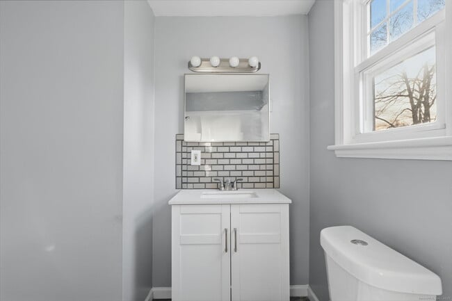 Building Photo - 37 1/2 South St