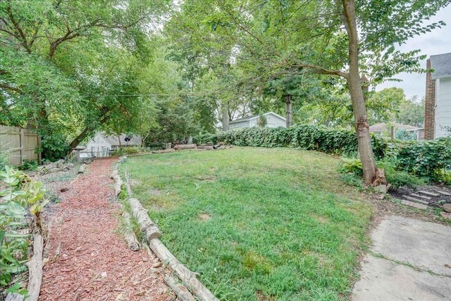 Building Photo - 4517 Field Ave