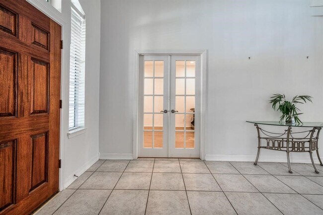 Building Photo - 6010 Serrano Terrace Ln