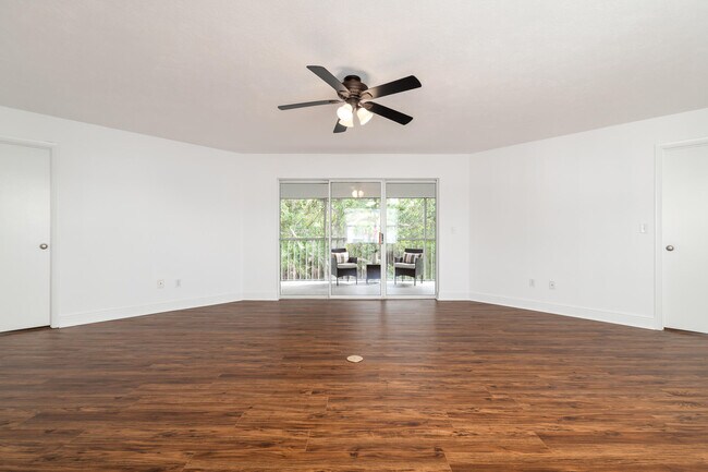 Building Photo - 3254 SE Aster Ln