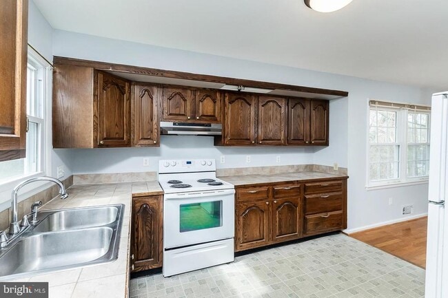 Building Photo - 409 Orleans Cir SW