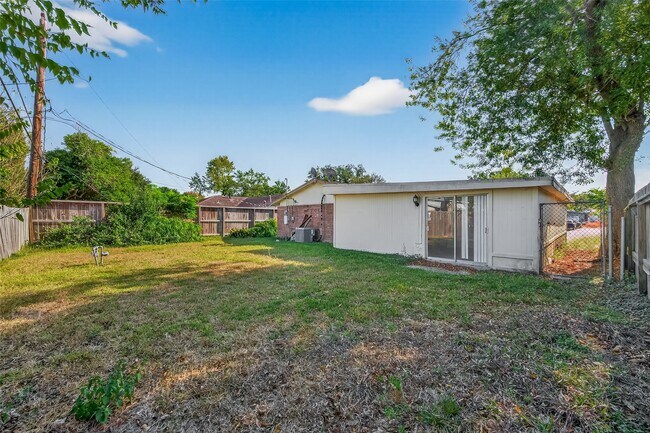 Building Photo - 6426 Mobud Dr