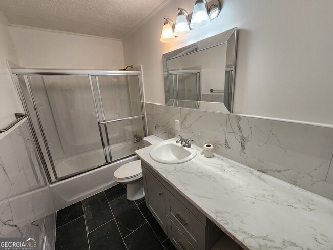 Building Photo - 318 Tate St