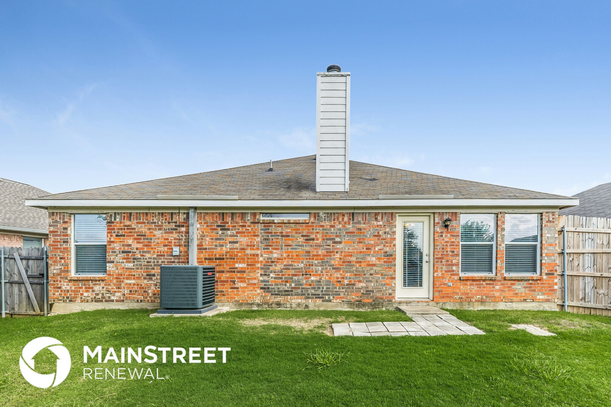 Building Photo - 623 Soledad St