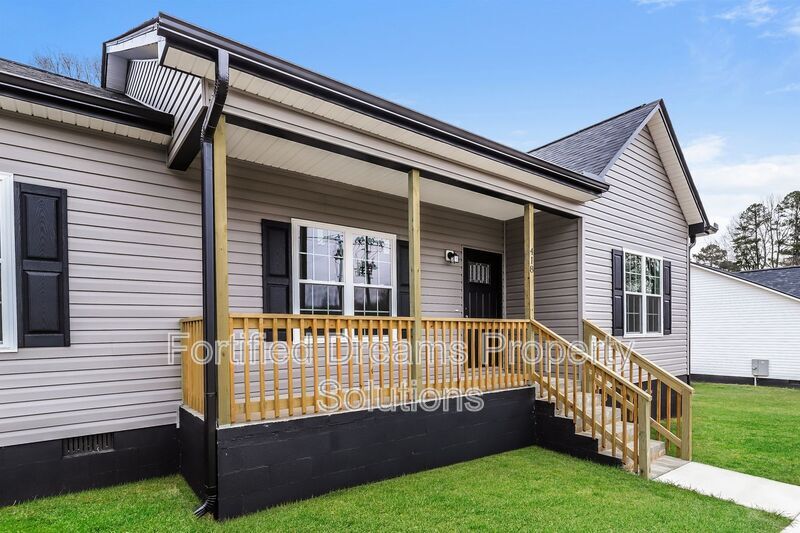 Building Photo - 418 N Smith St