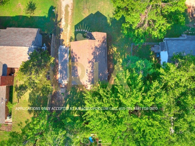Building Photo - Adorable Remodeled 1 Bed/1 Bath Cottage! C...
