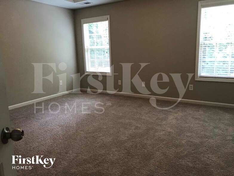 Building Photo - 531 Garden View Ct