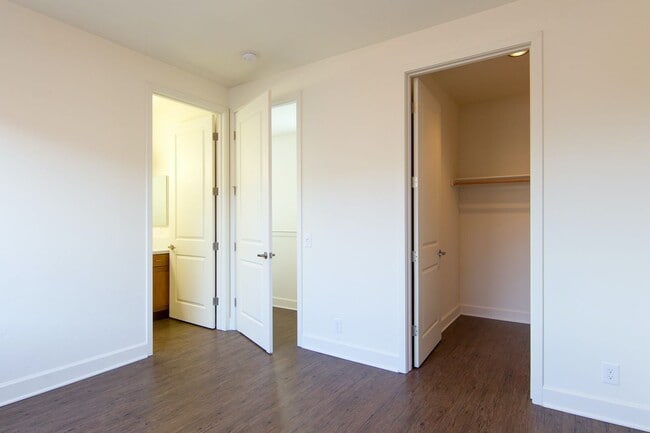 Interior Photo - Roundhouse Place