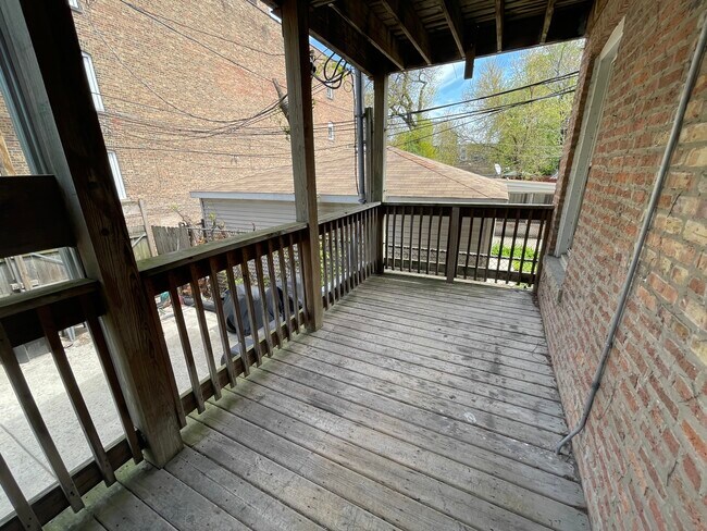 Building Photo - 1300 E 72nd St
