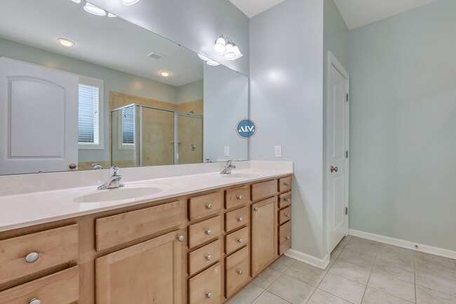 Building Photo - Beautiful Home In The Heart of Bluffton - ...
