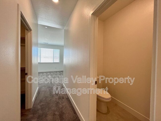 Building Photo - 11702 E Crescent St