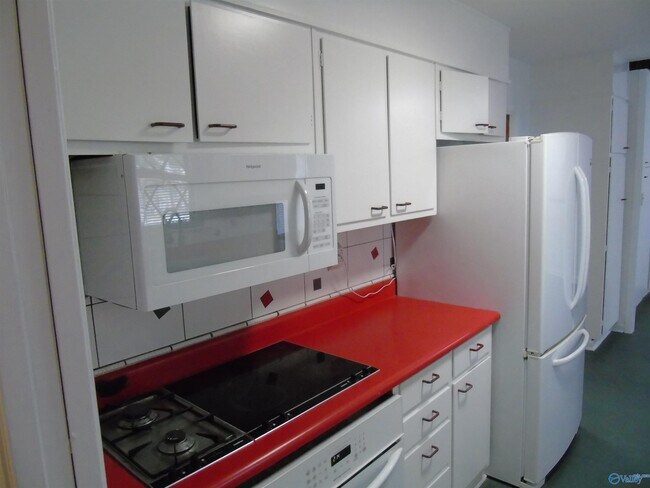 Building Photo - 2504 Maysville Cir NE