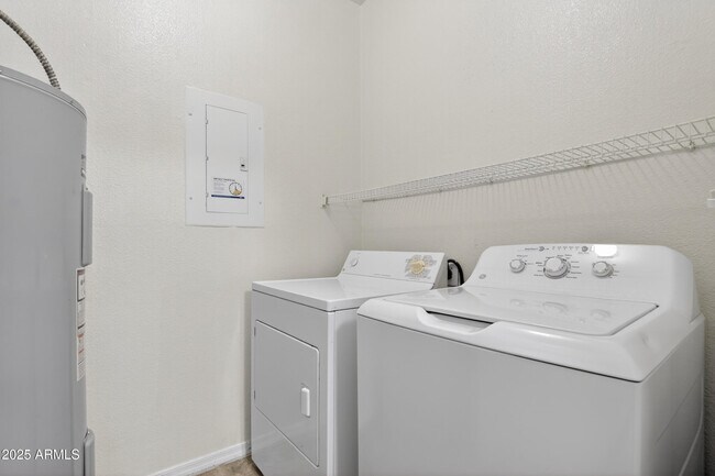 Building Photo - 5401 E Van Buren St