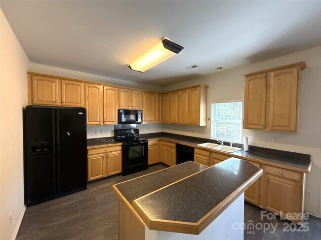 Building Photo - 10777 Essex Hall Dr