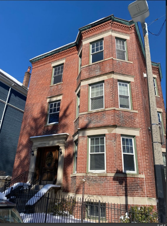 Building Photo - 7 Hillside St