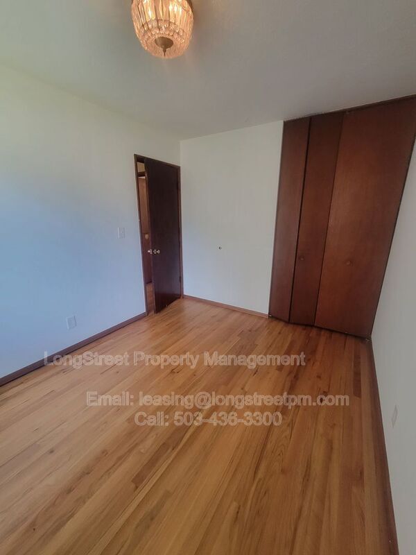 Building Photo - 14625 NE Knott Ct