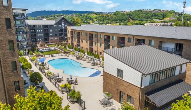 Building Photo - 200 Manufacturers Rd