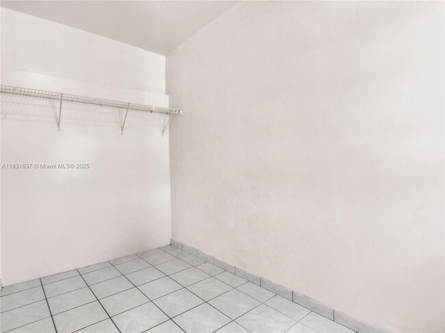 Building Photo - 555 SW 67th Ave